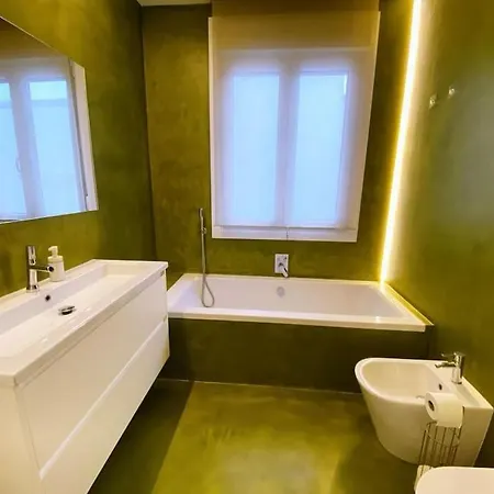 Piso Centrico Con Terraza Amplia Y Garaje Appartement *