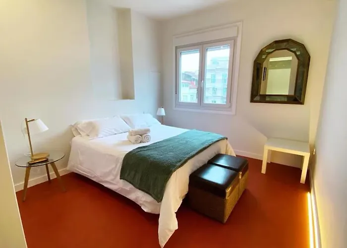 Piso Centrico Con Terraza Amplia Y Garaje 比戈