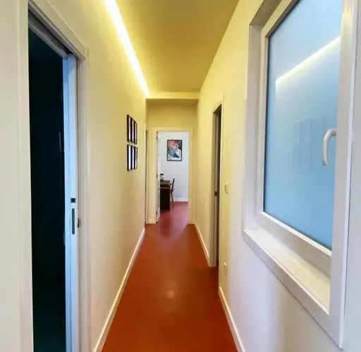 公寓 Piso Centrico Con Terraza Amplia Y Garaje *