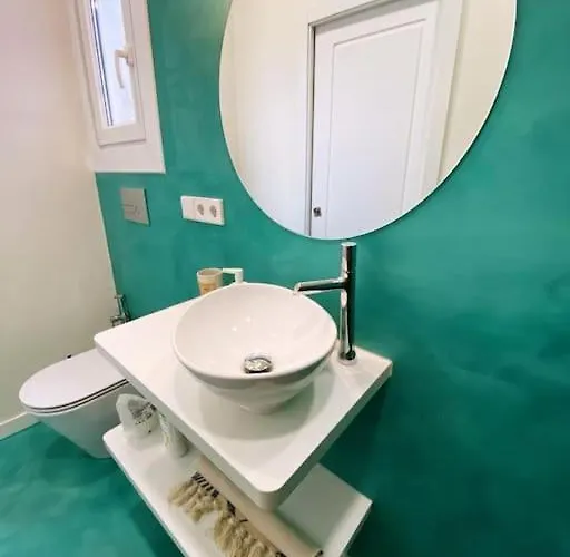 Piso Centrico Con Terraza Amplia Y Garaje * 比戈